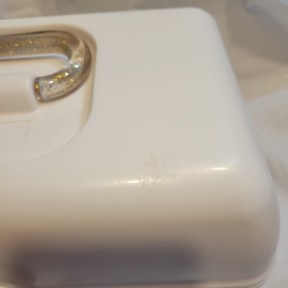 Caboodle original white top pink bottom with sparkle gold latch and handle - Picture 4 of 9